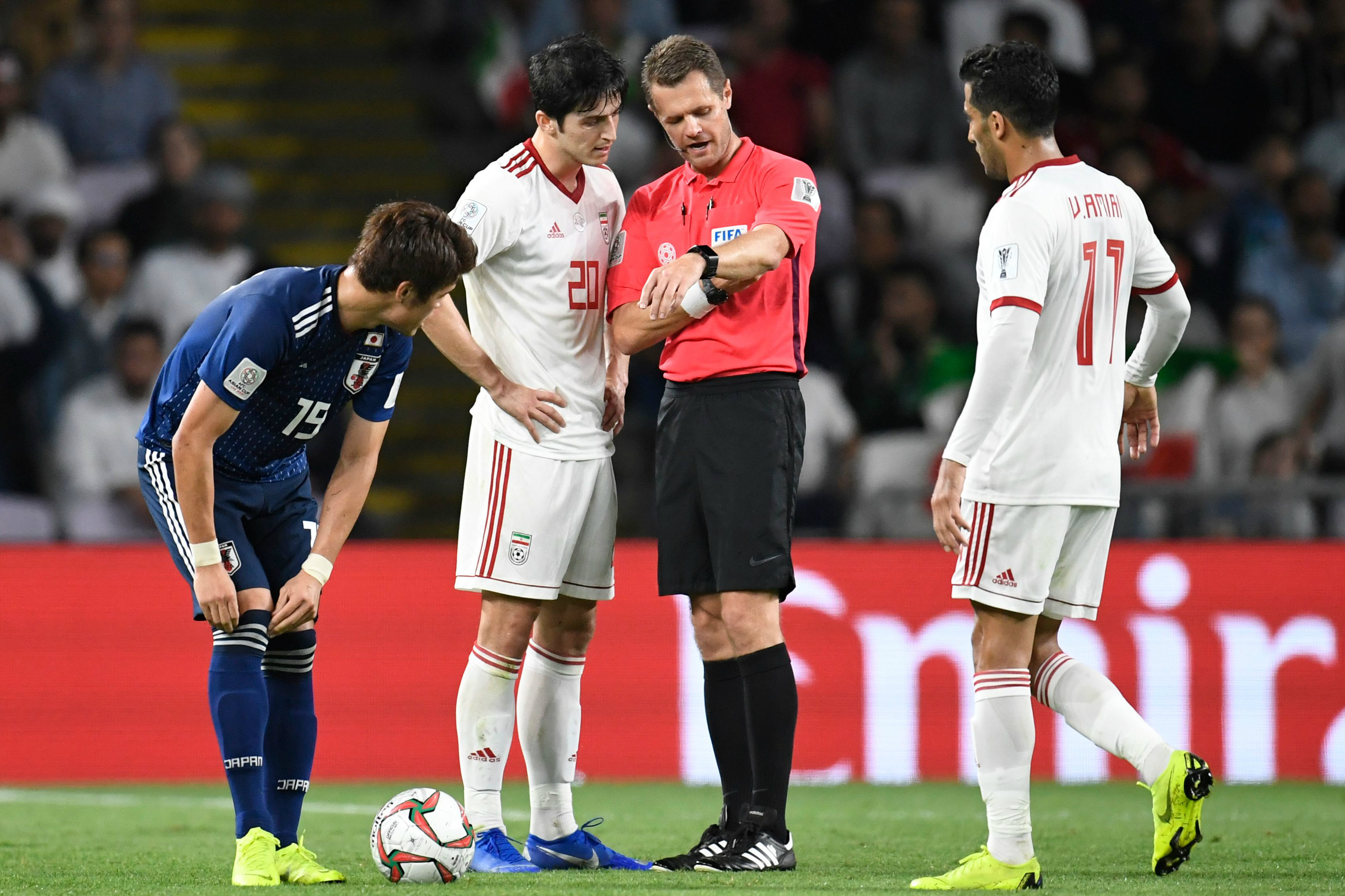 Chris Beath officiating at the 2019 AFC Asian Cup in the match between Iran and Japan